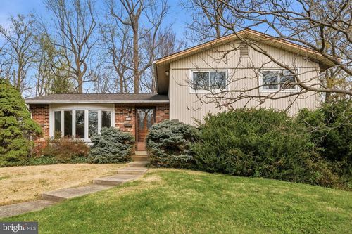 4519 Weyburn Dr, ANNANDALE, VA, 22003-5627 | Card Image