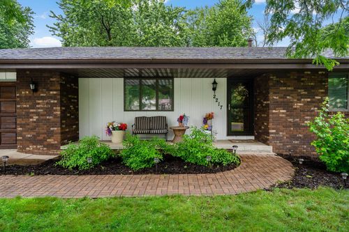 2217 Ripley Ave, Maplewood, MN, 55109-4856 | Card Image