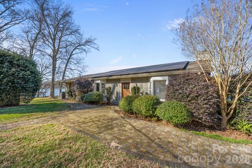 3016 Sadler Rd, Charlotte, NC, 28278-9658 | Card Image