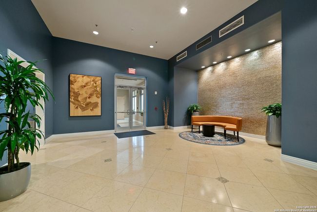 APT-310 - 215 Center St, Condo with 3 bedrooms, 3 bathrooms and null parking in San Antonio TX | Image 34