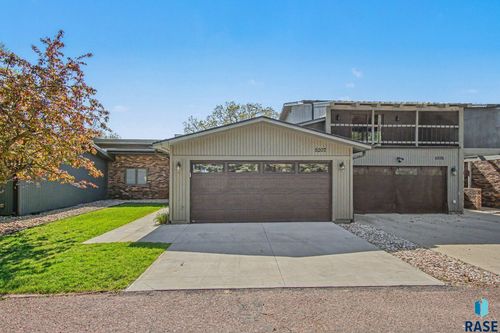 5207 E Valley Oaks Pl, Sioux Falls, SD, 57110-6461 | Card Image