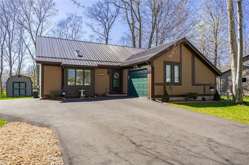 7 Pickett Ln, Hilton, NY, 14468-1011 | Card Image