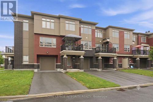 12 Squashberry Lane, Ottawa, ON, K2S1E7 | Card Image