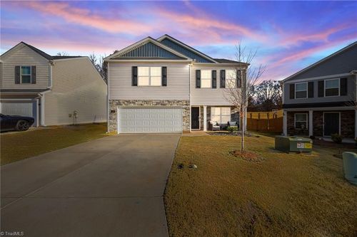 196 Carriage Cove Cir, Mocksville, NC, 27028-2965 | Card Image