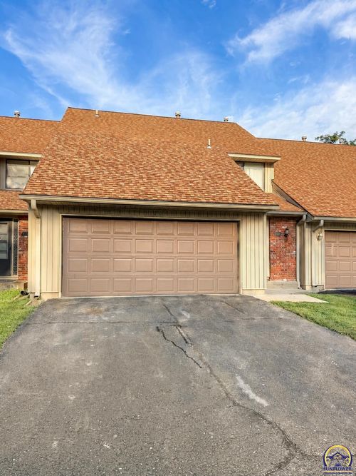 3120 Sw Randolph Ave, Topeka, KS, 66611-1702 | Card Image