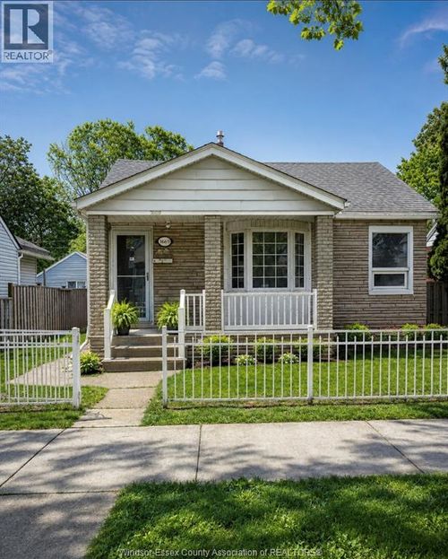 3669 Queen Street, Windsor, ON, N9C1P1 | Card Image