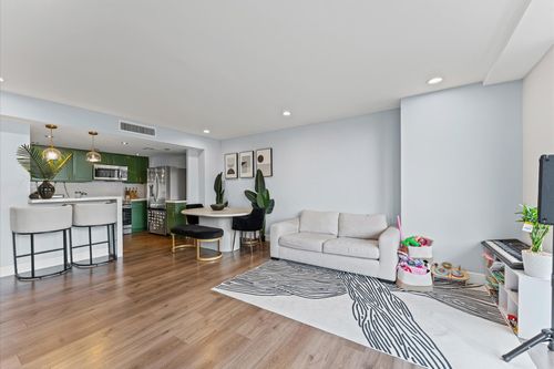 apt-717-2016 Main St, Houston, TX, 77002-8850 | Card Image