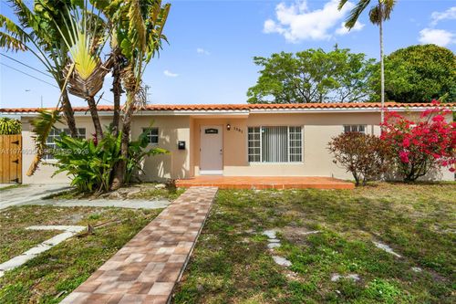 1381 W 63rd St, Hialeah, FL, 33012-6324 | Card Image