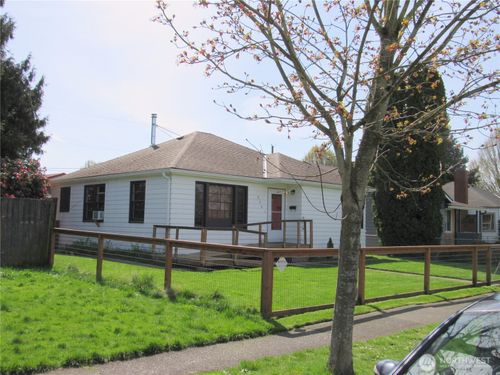 516 21st Ave, Longview, WA, 98632-1304 | Card Image