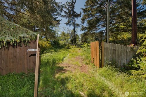 2461 State Route 109, Ocean Shores, WA, 98569-9517 | Card Image