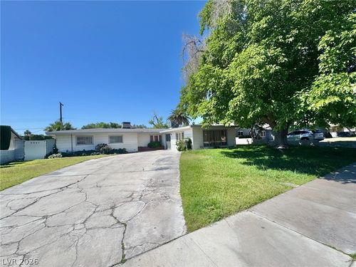 2901 Burton Ave, Las Vegas, NV, 89102-2067 | Card Image