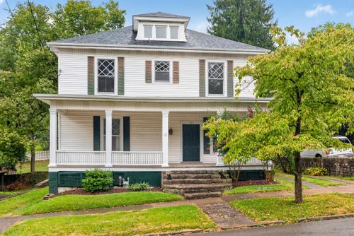 302 N 3rd St, Danville, KY, 40422-1402 | Card Image