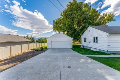 921 Easy Street, House other with 2 bedrooms, 1 bathrooms and 2 parking in Wenatchee WA | Image 3