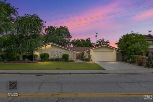 2813 Elm St, Bakersfield, CA, 93301-2622 | Card Image