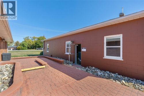 2111-2109 London Line, Sarnia, ON, N7T7H2 | Card Image