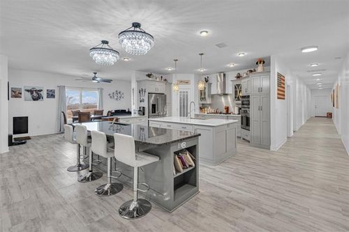 8944 Southpoint Dr, Richmond, MO, 64085-8547 | Card Image