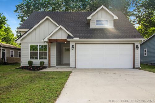 606 9th St, Collinsville, OK, 74021-2117 | Card Image