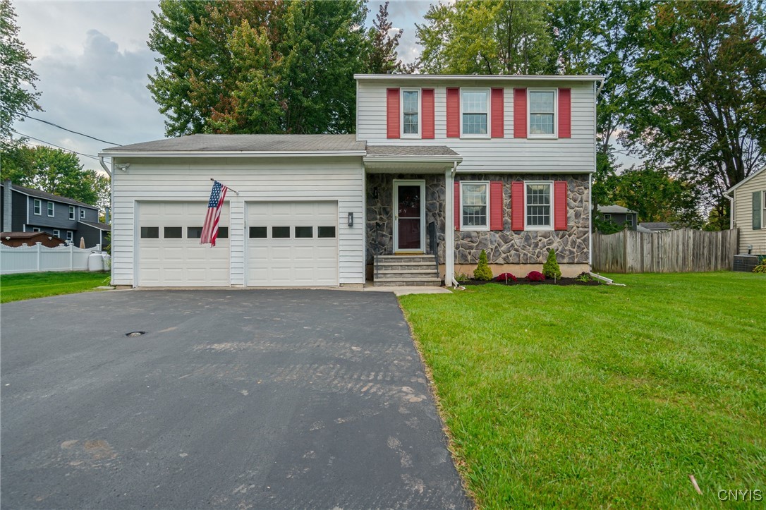 Ripplebrook Ln, Minoa, NY 13116