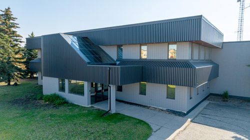 9717 97 Ave, Grande Prairie, AB, T8V6L9 | Card Image