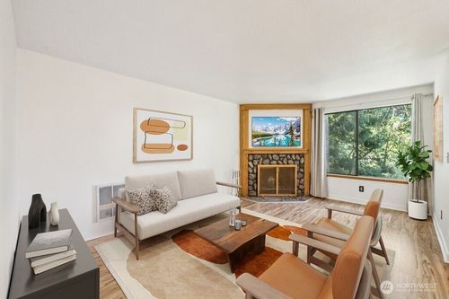 apt-c-4006 S 158th St, Tukwila, WA, 98188-2610 | Card Image