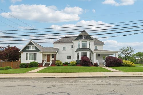 134 4th St, Ellwood City, PA, 16117-2318 | Card Image