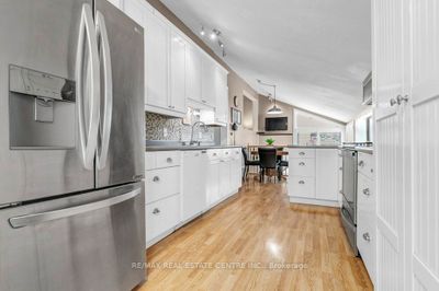 54 East St, House other with 3 bedrooms, 2 bathrooms and 4 parking in Cambridge ON | Image 3