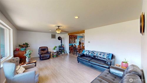 1073 Old Highway 97, Brewster, WA, 98812-9682 | Card Image