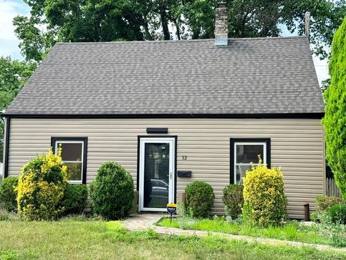 12 Garland Ln, Westbury, NY, 11590-2616 | Card Image