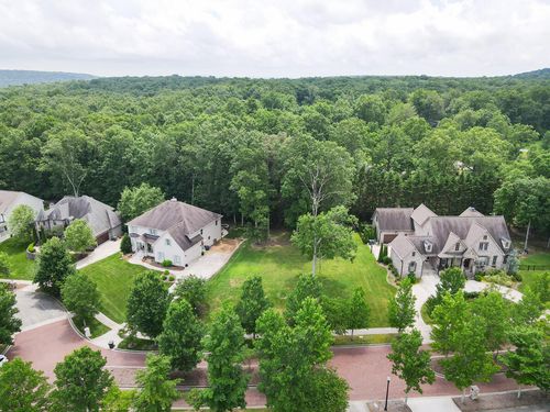 2324 Dogwood Grove Cir, Signal Mountain, TN, 37377-1626 | Card Image