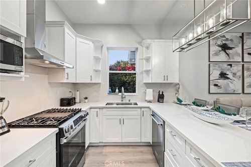 2217 Estribo Dr, Rolling Hills Estates, CA, 90274-5111 | Card Image