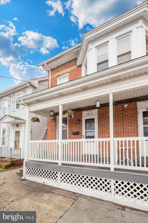 202 1/2 Park St, WAYNESBORO, PA, 17268-1945 | Card Image