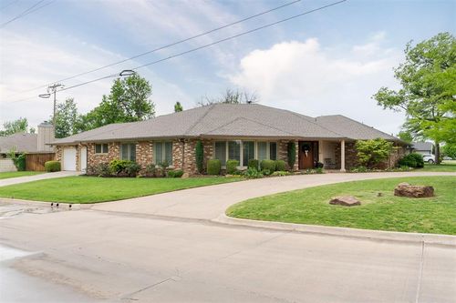 1300 Westchester Dr, Oklahoma City, OK, 73120-1427 | Card Image