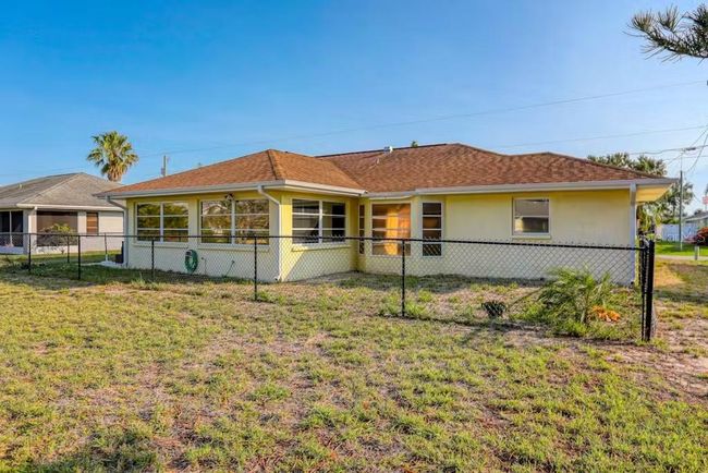 Fully Fenced Yard | Image 24