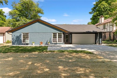 420 Clearcreek Rd, Springboro, OH, 45066-9381 | Card Image