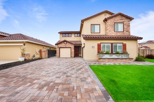 1974 Gus Villalta Dr, Los Banos, CA, 93635-3974 | Card Image