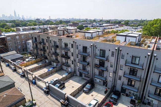 UNIT-2 - 3130 W Walton St, Condo with 3 bedrooms, 2 bathrooms and 1 parking in CHICAGO IL | Image 13