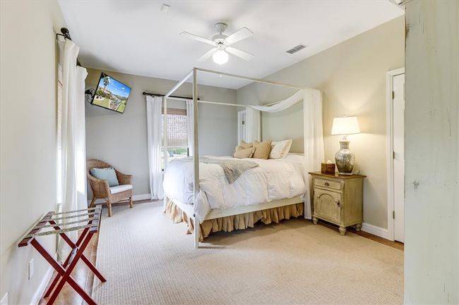 Downstairs guest suite #2 | Image 28