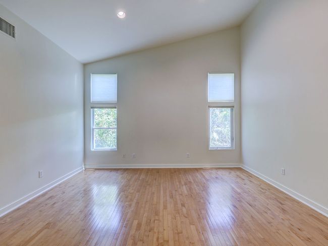 2 - 400 E 33 Rd St, Condo with 3 bedrooms, 3 bathrooms and 2 parking in Austin TX | Image 32