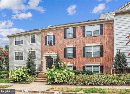 apt-201-12105 Greenway Ct, FAIRFAX, VA, 22033-2565 | Card Image