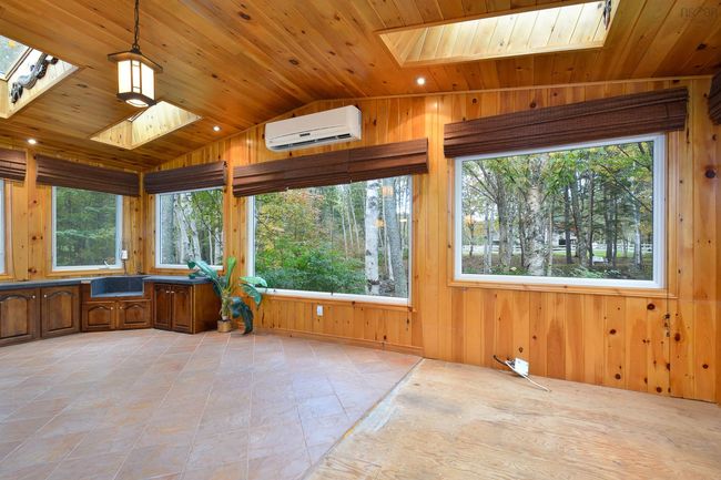 8816 E Bay Highway, House other with 6 bedrooms, 3 bathrooms and null parking in Middle Cape NS | Image 14