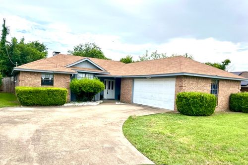 721 Hillside Dr, Cedar Hill, TX, 75104-4706 | Card Image
