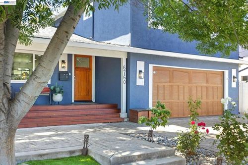 6760 Maple Dr, Dublin, CA, 94568-2552 | Card Image