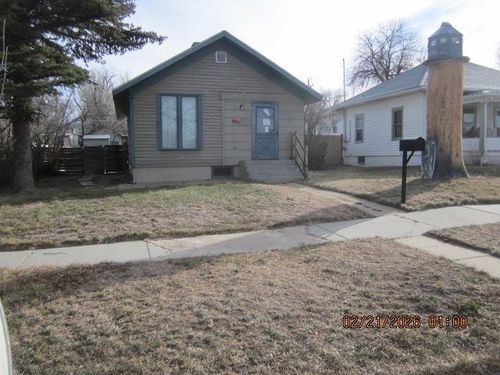 333 N 5th St, Douglas, WY, 82633-2209 | Card Image