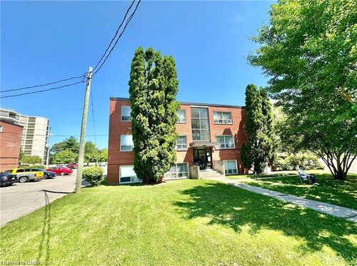 305-37 Mericourt Rd, Hamilton, ON, L8S2N5 | Card Image