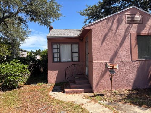 635 30th Ave S, St Petersburg, FL, 33705-3715 | Card Image