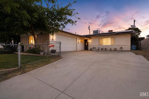 5512 Hillburn Rd, Bakersfield, CA, 93306-4513 | Card Image