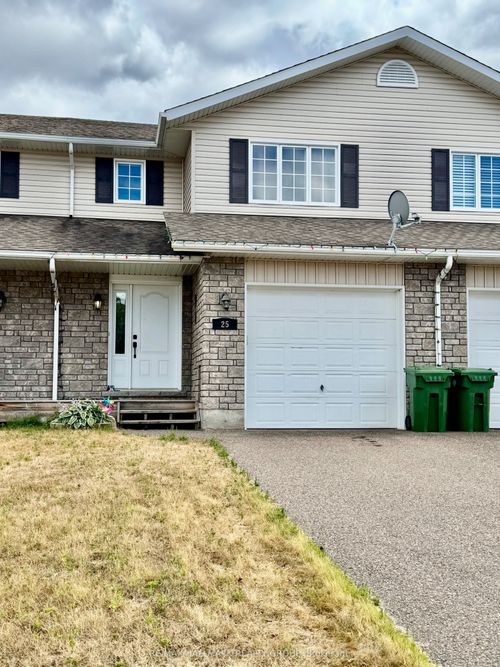25 Av Winston, Petawawa, ON, K8H0C1 | Card Image
