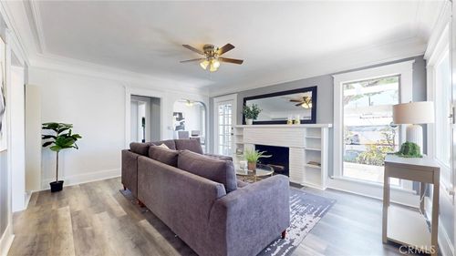 243 N Verdugo Rd, Glendale, CA, 91206-3940 | Card Image