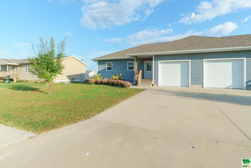 931 Campbell St, North Sioux City, SD, 57049-5493 | Card Image