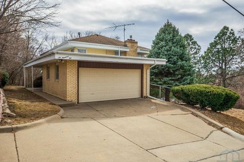 610 39th St, Sioux City, IA, 51104-1426 | Card Image